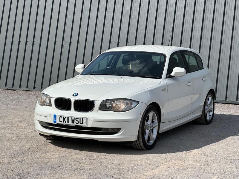 BMW 1 Series photo 2