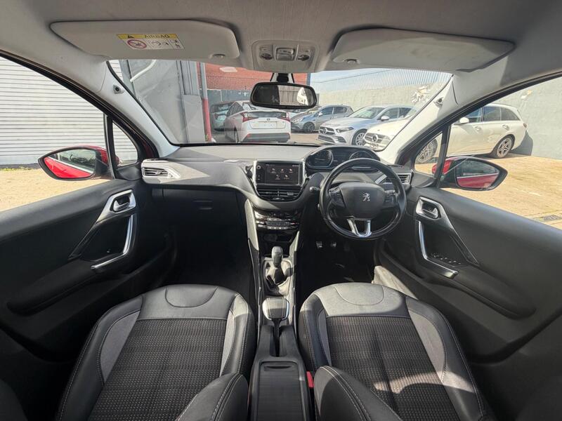 Peugeot 2008 1.2 PureTech Allure Euro 6 (s/s) 5dr image 26