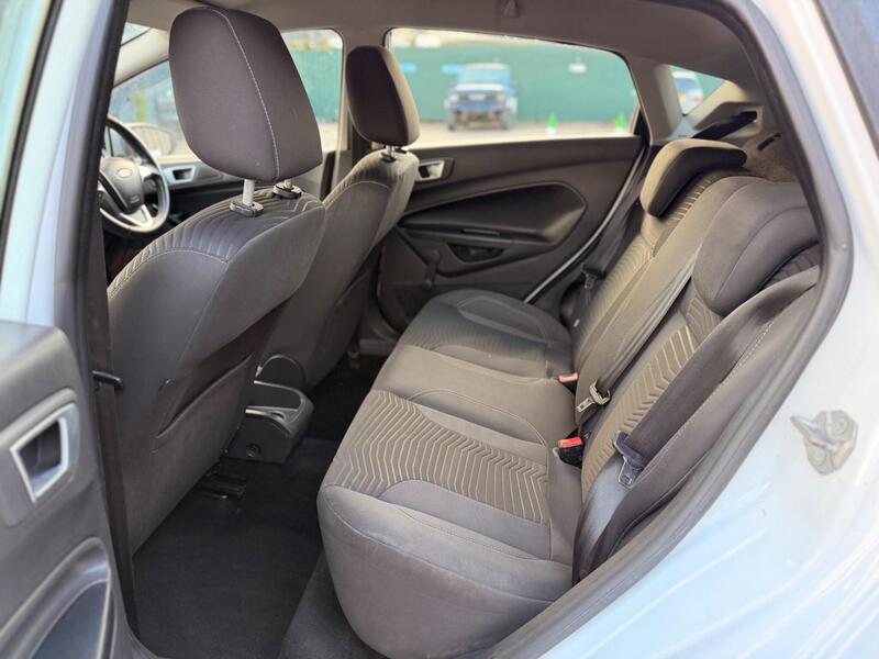 Ford Fiesta photo 21