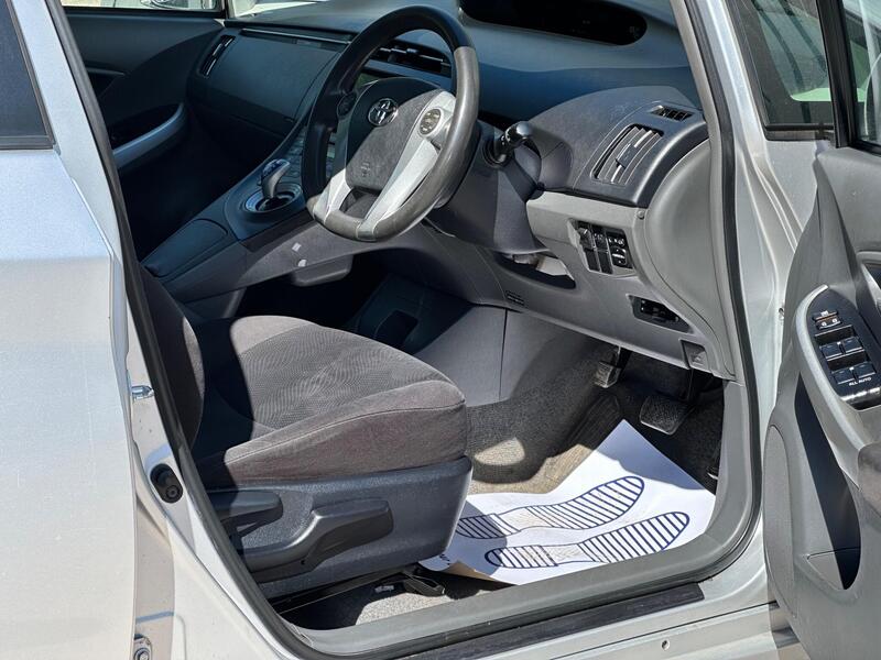 Toyota Prius photo 24