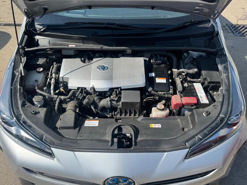 Toyota Prius 1.5 CVT 4dr image 16