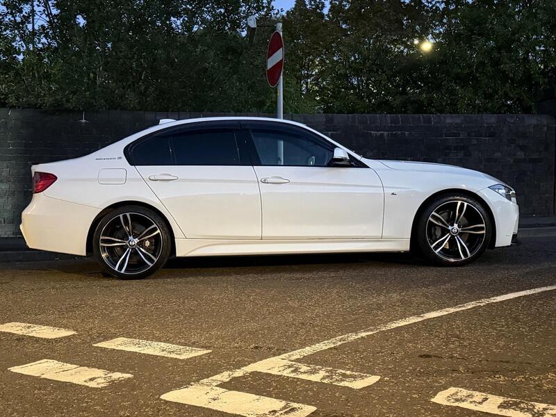 BMW 3 Series 3.0 340i M Sport Touring Auto Euro 6 (s/s) 5dr image 10