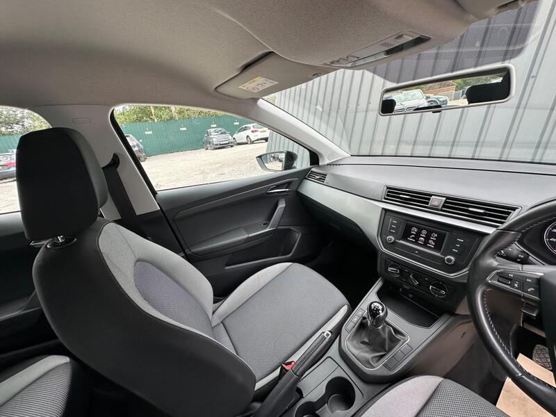SEAT Ibiza photo 38