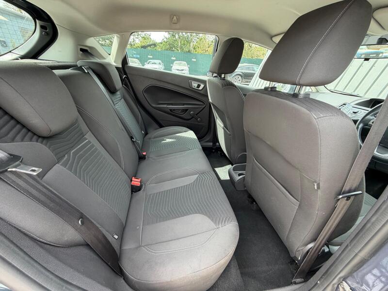 Ford Fiesta photo 36