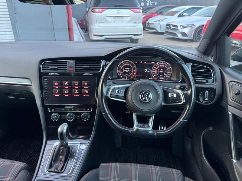 Volkswagen Golf 2.0 TSI GTI DSG Euro 6 (s/s) 5dr image 18