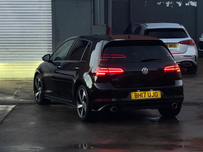 Volkswagen Golf 2.0 TSI BlueMotion Tech GTI DSG Euro 6 (s/s) 5dr image 14