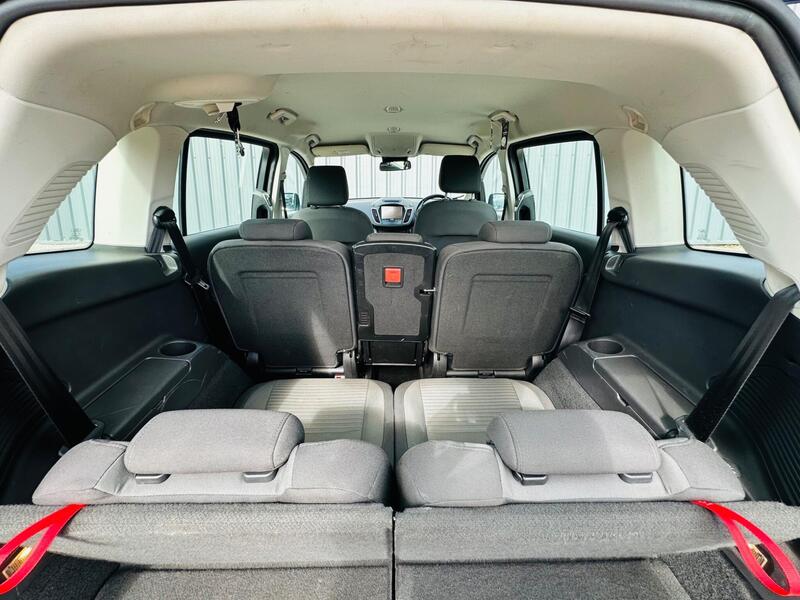 Ford Grand C-Max photo 55