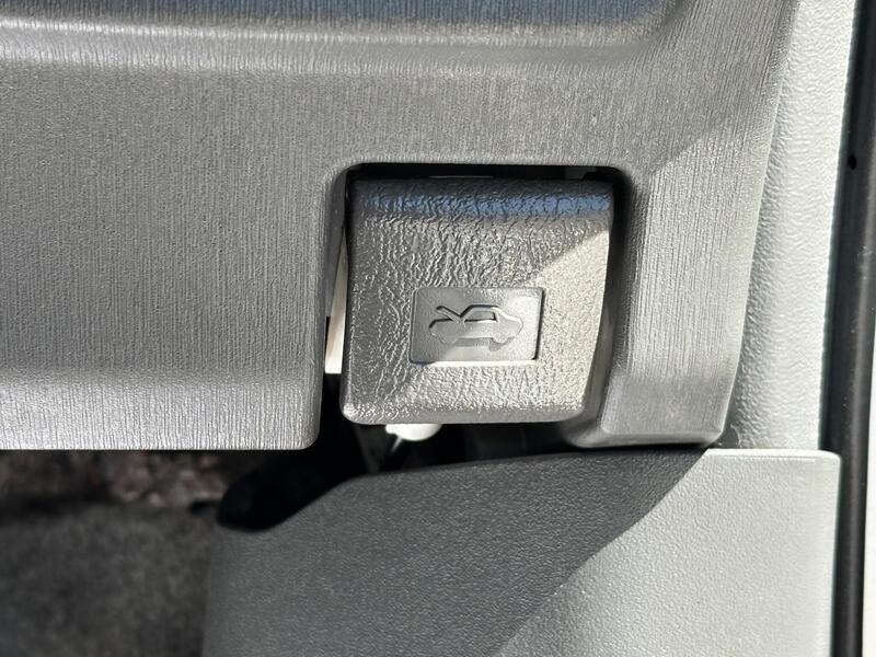 Toyota Prius photo 17