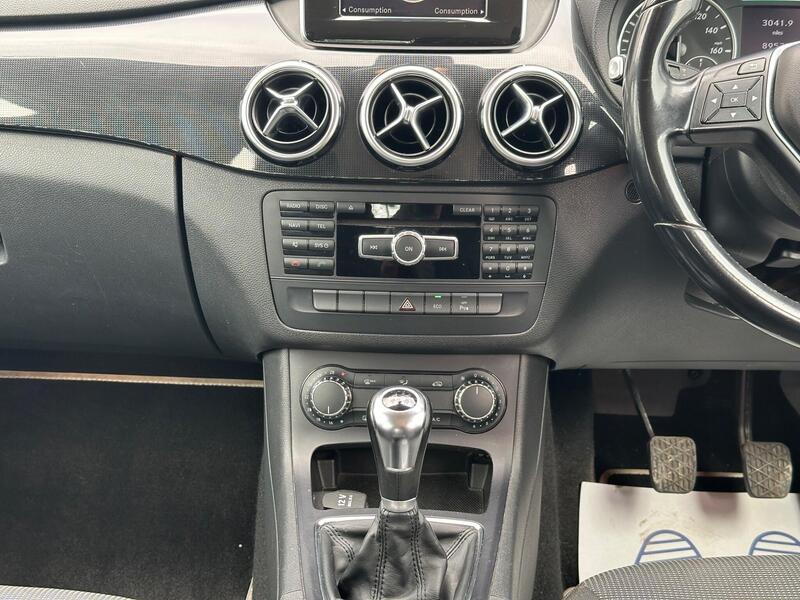 Mercedes-Benz B Class photo 16