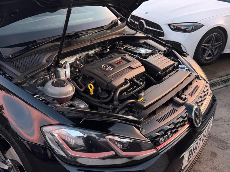 Volkswagen Golf 2.0 TSI BlueMotion Tech GTI DSG Euro 6 (s/s) 5dr image 31