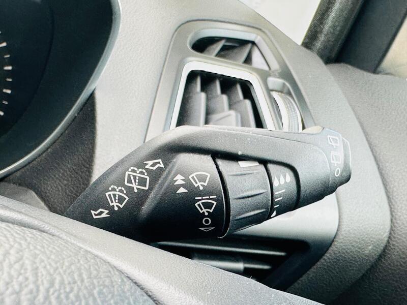 Ford Grand C-Max photo 32