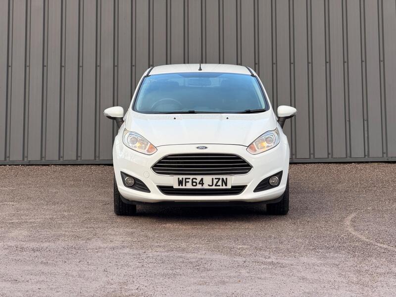 Ford Fiesta photo 3