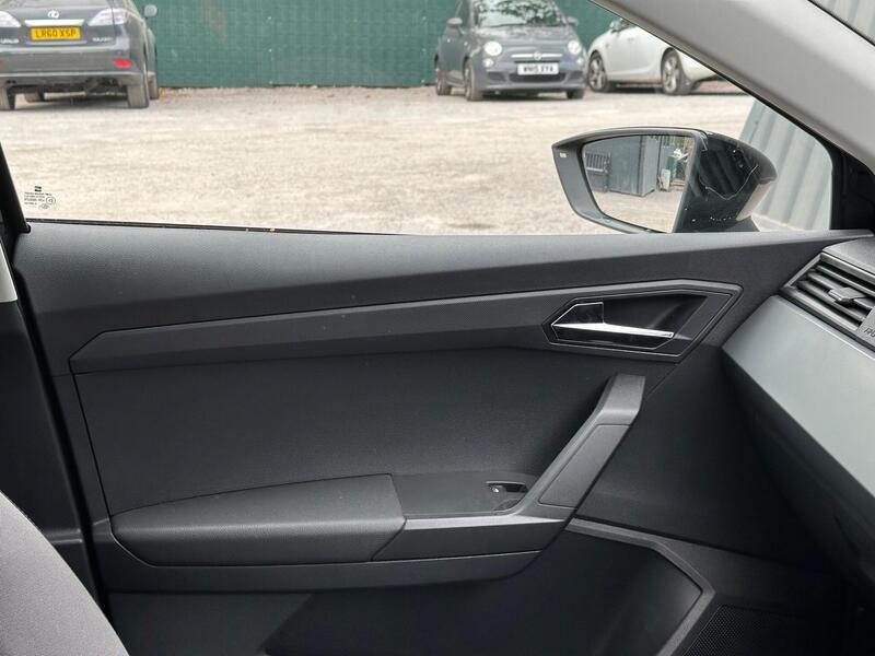 SEAT Ibiza photo 39