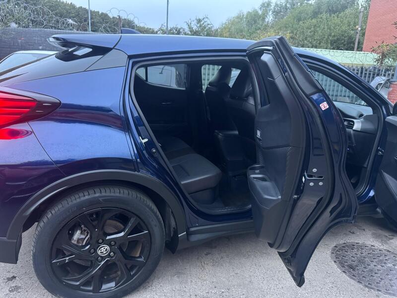 Toyota C-HR image 12