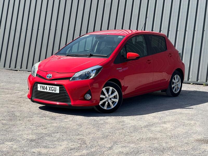Toyota Yaris photo 2