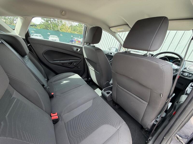 Ford Fiesta photo 34