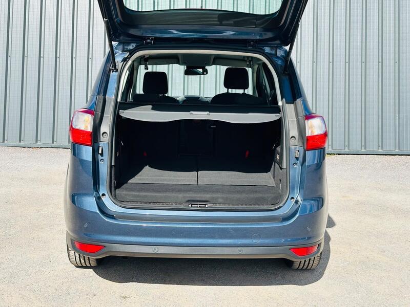 Ford Grand C-Max photo 57