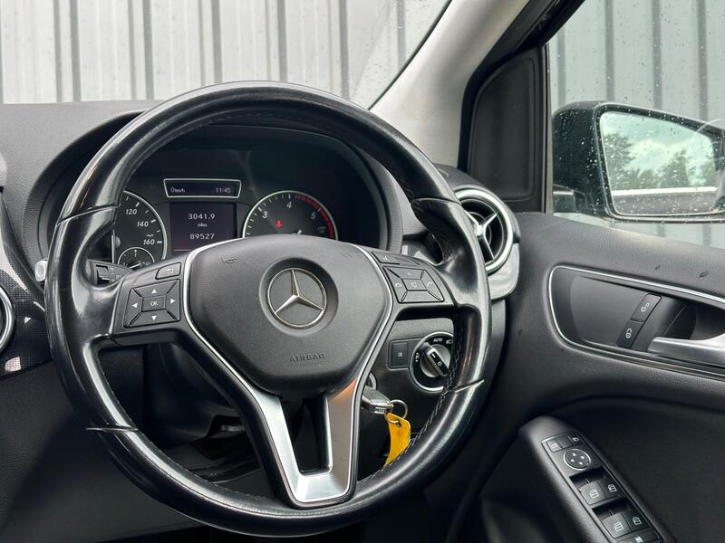 Mercedes-Benz B Class photo 18