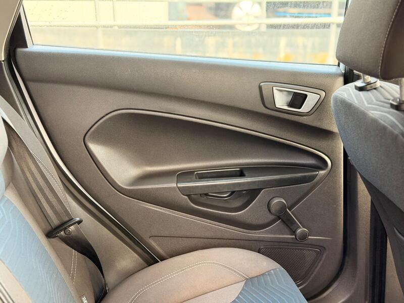 Ford Fiesta photo 25