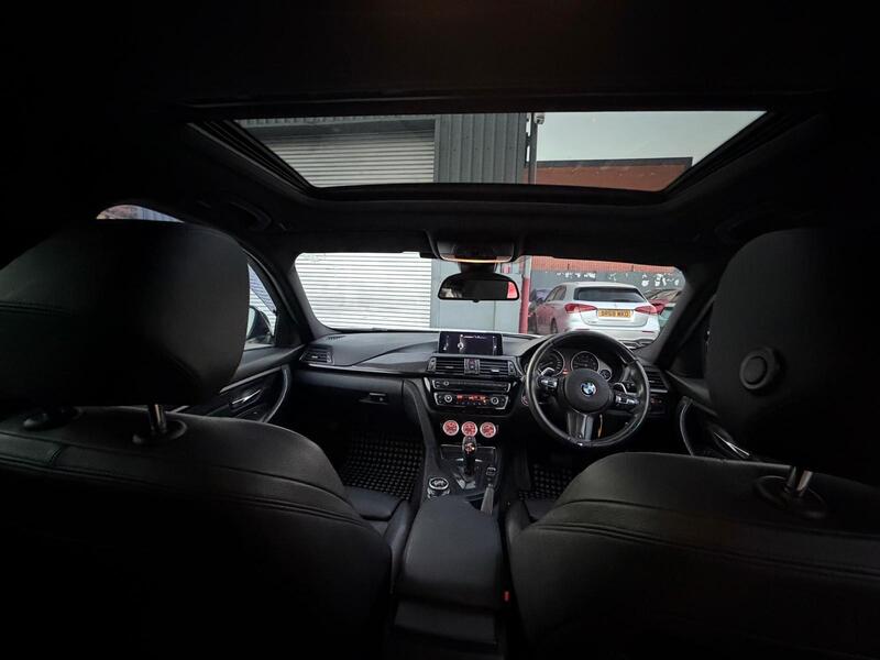 BMW 3 Series 3.0 340i M Sport Touring Auto Euro 6 (s/s) 5dr image 21