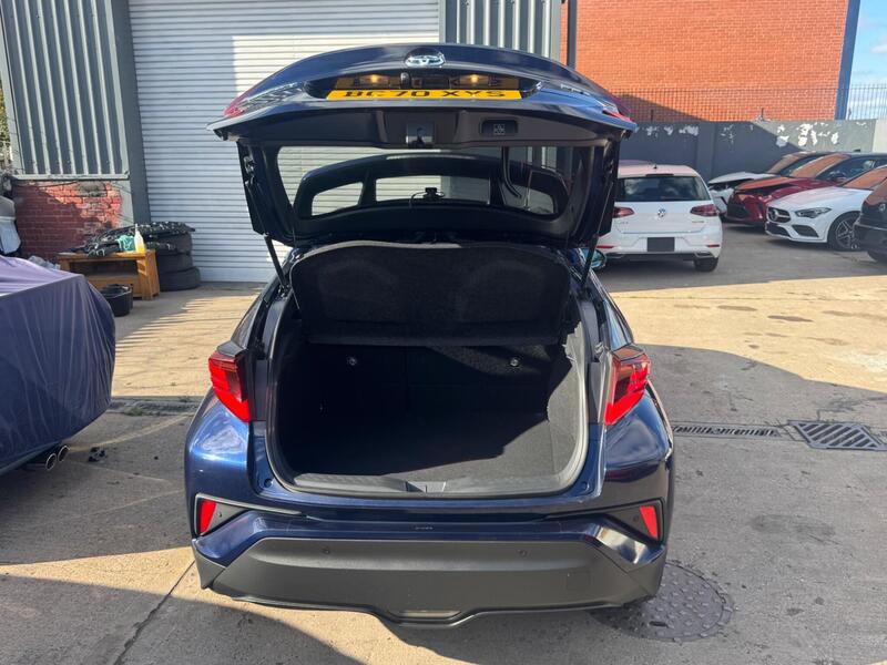 Toyota C-HR image 25