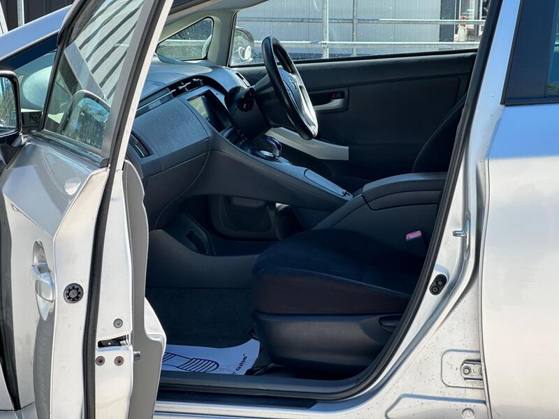 Toyota Prius photo 27