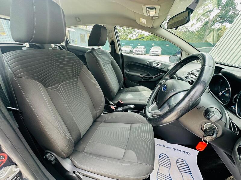 Ford Fiesta photo 25