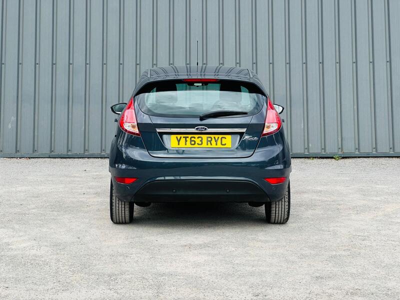 Ford Fiesta photo 4