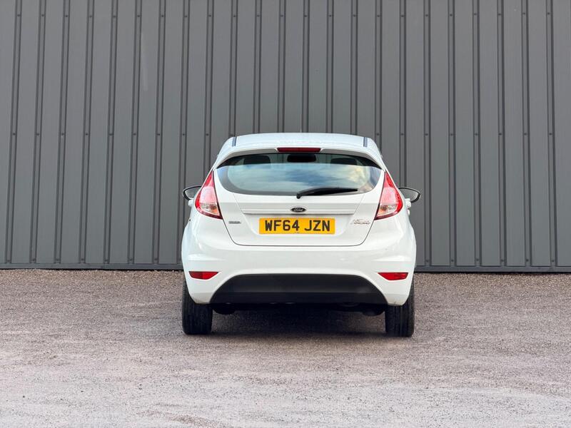 Ford Fiesta photo 4