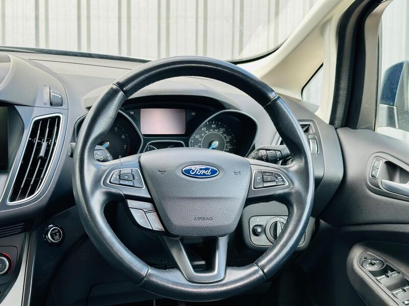 Ford Grand C-Max photo 19