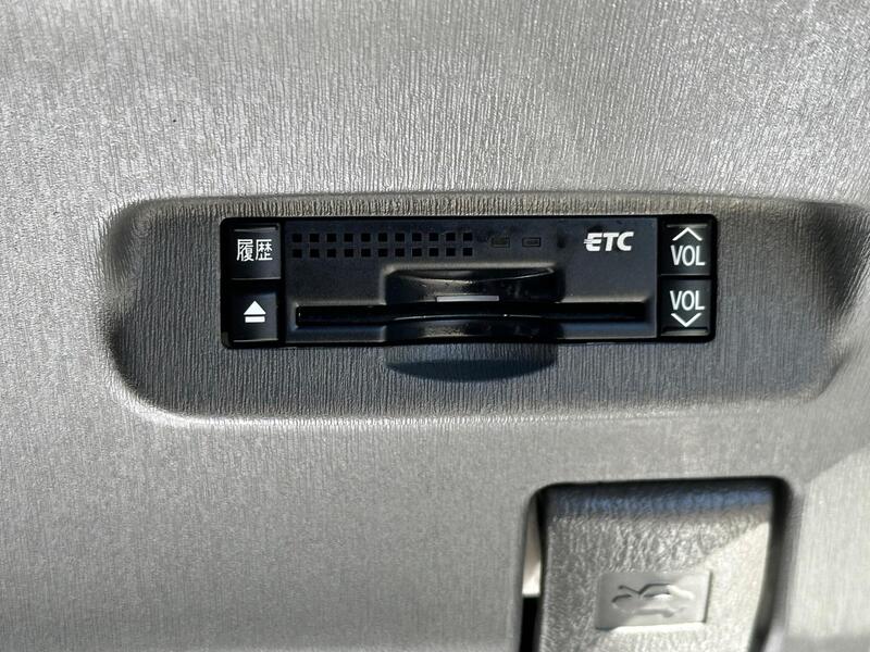 Toyota Prius photo 16