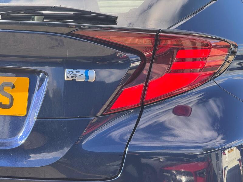 Toyota C-HR image 30