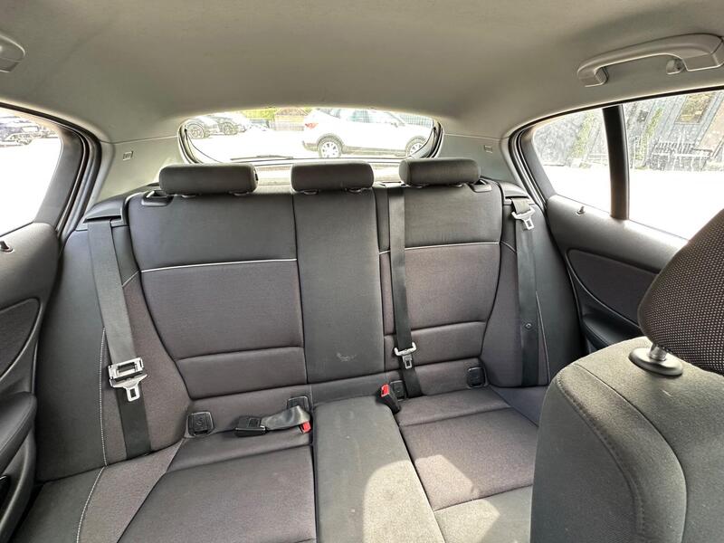 BMW 1 Series photo 21