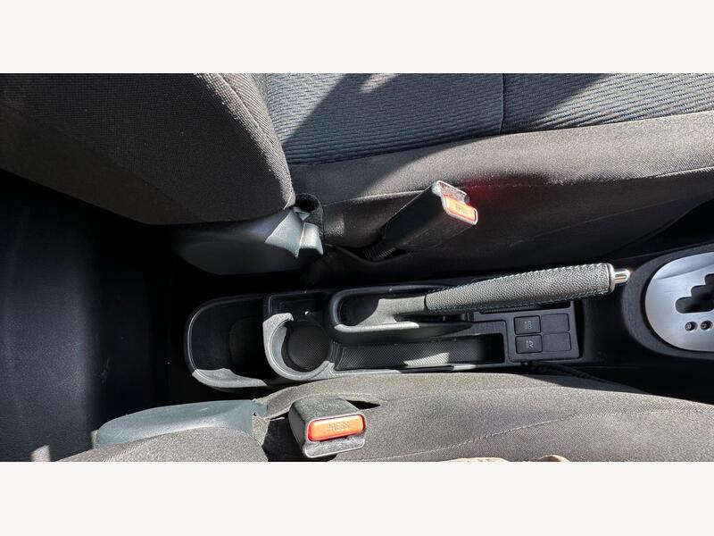 Toyota Yaris photo 16