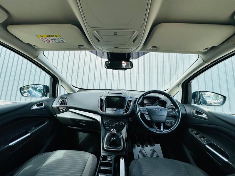 Ford Grand C-Max photo 15