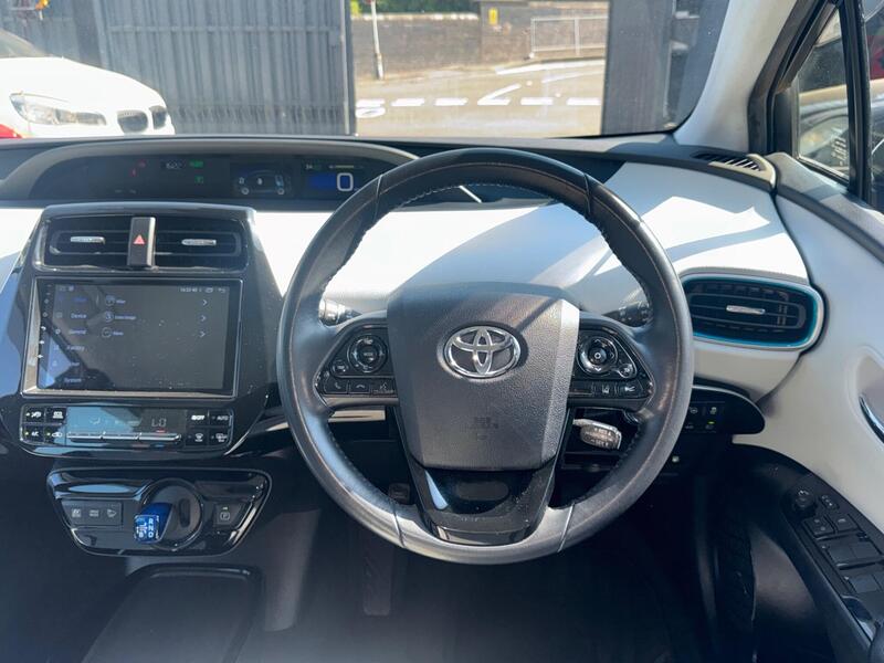 Toyota Prius 1.5 CVT 4dr image 23