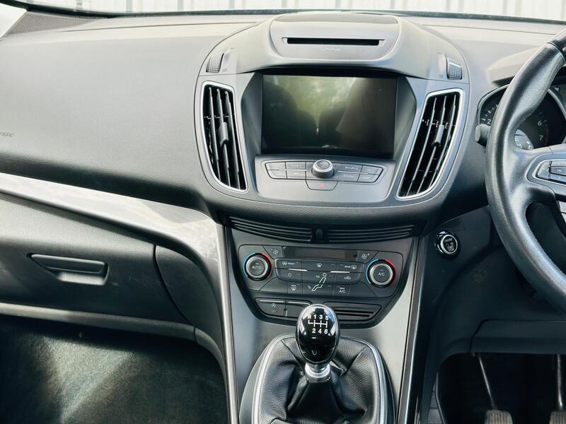 Ford Grand C-Max photo 18