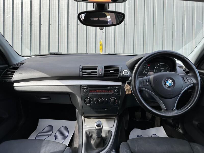 BMW 1 Series photo 11
