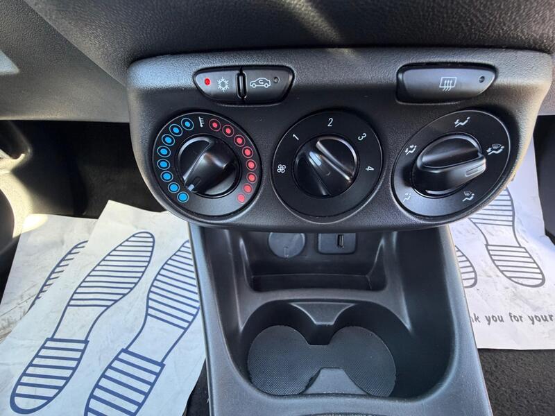 Vauxhall Corsa photo 13