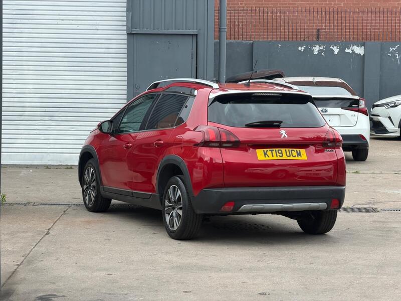 Peugeot 2008 1.2 PureTech Allure Euro 6 (s/s) 5dr image 7