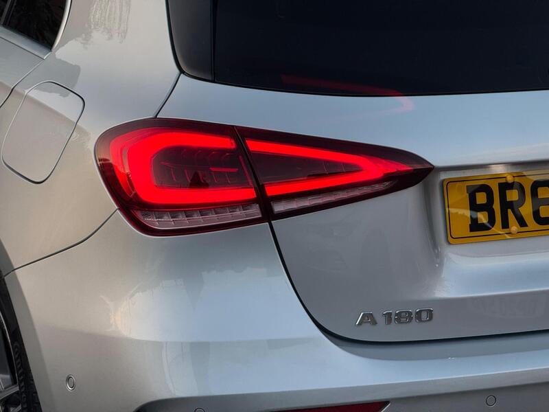 Mercedes-Benz A Class 1.3 A180 Sport 7G-DCT Euro 6 (s/s) 5dr image 35