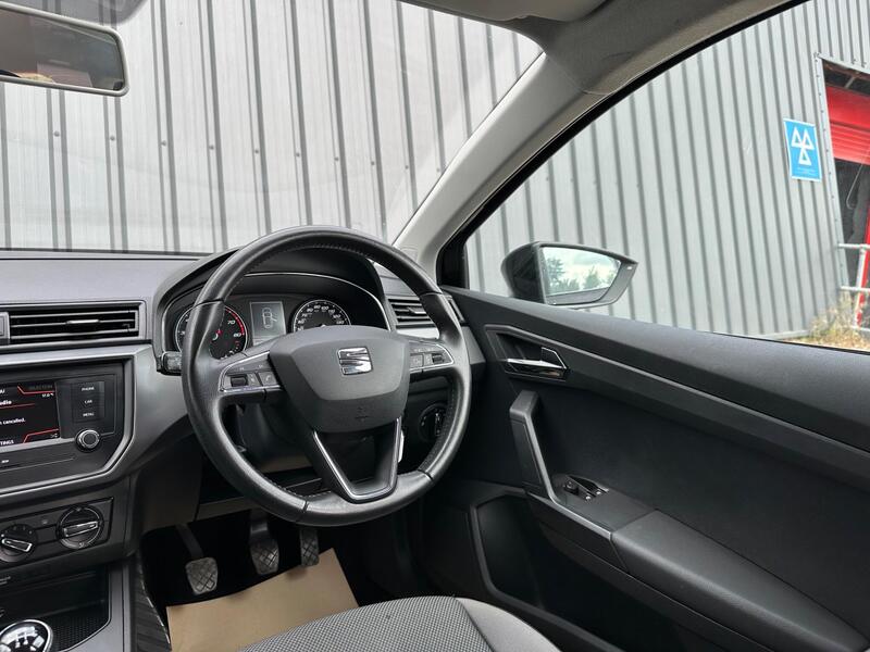 SEAT Ibiza photo 16