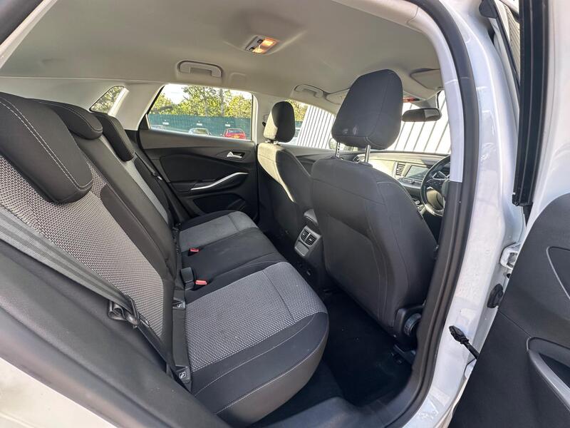 Vauxhall Grandland X photo 12