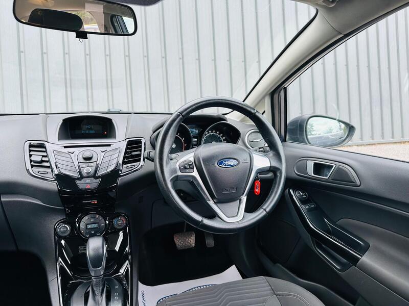 Ford Fiesta photo 11