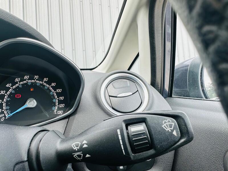 Ford Fiesta photo 17