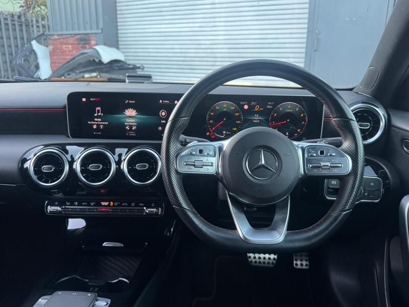 Mercedes-Benz A Class 1.3 A180 Sport 7G-DCT Euro 6 (s/s) 5dr image 32