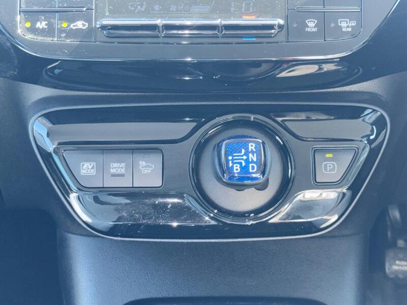 Toyota Prius 1.5 CVT 4dr image 24
